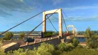 Eine Kopie der Brücke unter Loire
